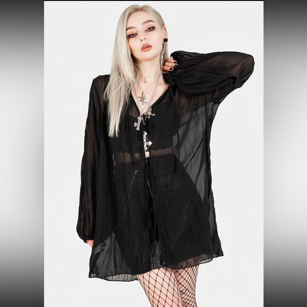 Disturbia Villain Textured Blouse in Black